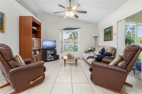 Villa ou maison à vendre à Deltona, Floride: 3 chambres, 169.36 m2 № 1854310 - photo 17