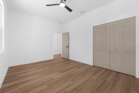 House in Spring Hill, Florida 4 bedrooms, 189.43 sq.m. № 2114013 - photo 7