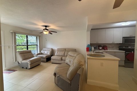 Condo in Sunrise, Florida, 2 bedrooms  № 1788381 - photo 5