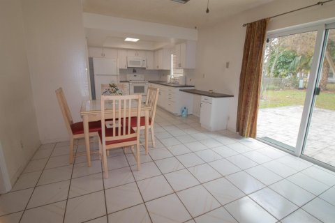 House in North Lauderdale, Florida 3 bedrooms, 144.74 sq.m. № 2083721 - photo 7