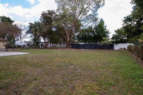 House in North Lauderdale, Florida 3 bedrooms, 144.74 sq.m. № 2083721 - photo 17