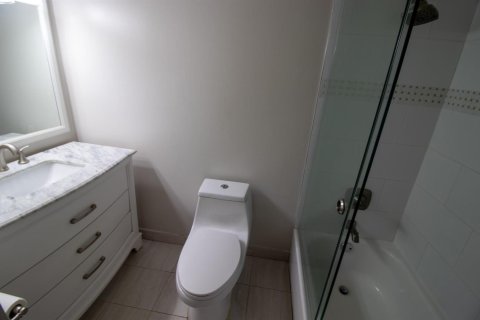 House in North Lauderdale, Florida 3 bedrooms, 144.74 sq.m. № 2083721 - photo 12