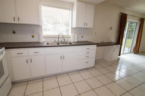 House in North Lauderdale, Florida 3 bedrooms, 144.74 sq.m. № 2083721 - photo 8