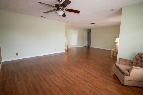 House in North Lauderdale, Florida 3 bedrooms, 144.74 sq.m. № 2083721 - photo 5