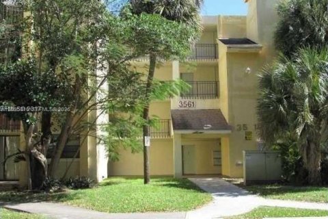 Condo à Miami, Floride, 2 chambres  № 2384790