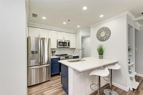 Condo in Tampa, Florida, 1 bedroom № 2383440 - photo 5