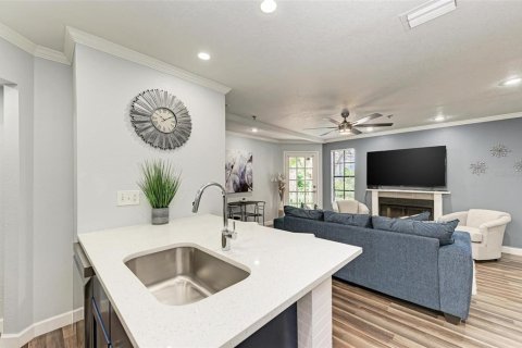 Condo in Tampa, Florida, 1 bedroom № 2383440 - photo 6