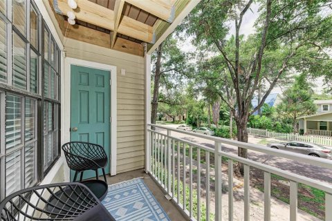 Condo in Tampa, Florida, 1 bedroom № 2383440 - photo 13
