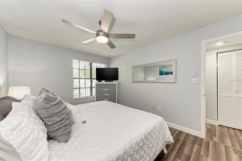 Condo in Tampa, Florida, 1 bedroom № 2383440 - photo 10