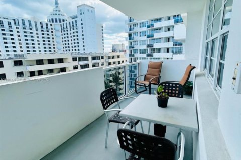 Condo in Miami Beach, Florida, 1 bedroom  № 1897297 - photo 9
