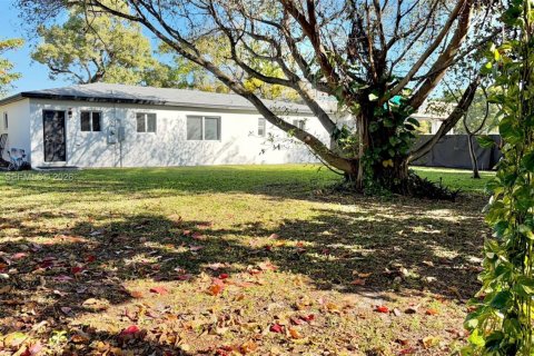 Снять в аренду виллу или дом в Майами, Флорида 3 спальни, 140.28м2, № 1999900 - фото 15