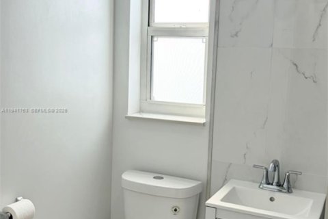 Снять в аренду виллу или дом в Майами, Флорида 3 спальни, 140.28м2, № 1999900 - фото 27