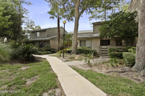 Villa ou maison à vendre à Jacksonville, Floride: 2 chambres, 113.34 m2 № 774618 - photo 1