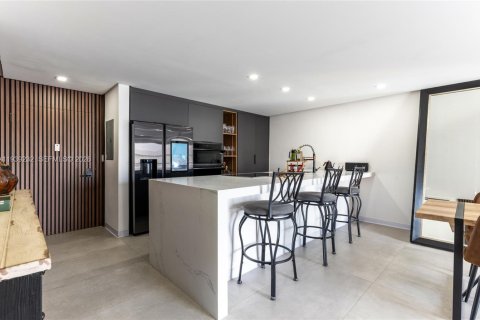 Condo in North Miami Beach, Florida, 1 bedroom  № 2152658 - photo 4