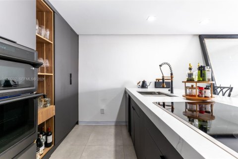 Condo in North Miami Beach, Florida, 1 bedroom  № 2152658 - photo 7