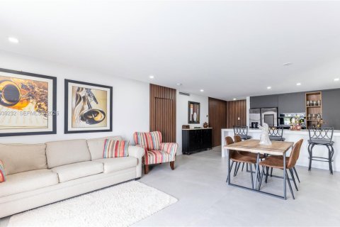 Condo in North Miami Beach, Florida, 1 bedroom  № 2152658 - photo 12