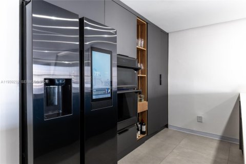 Condo in North Miami Beach, Florida, 1 bedroom  № 2152658 - photo 6