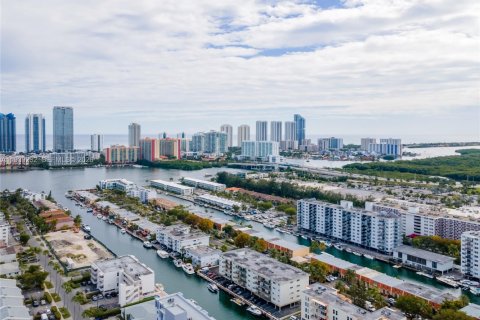 Condo in North Miami Beach, Florida, 1 bedroom  № 2152658 - photo 23
