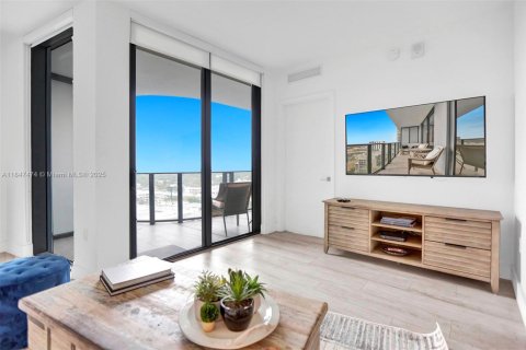 Condominio en venta en Miami, Florida, 1 dormitorio, 63.27 m2 № 1877749 - foto 2