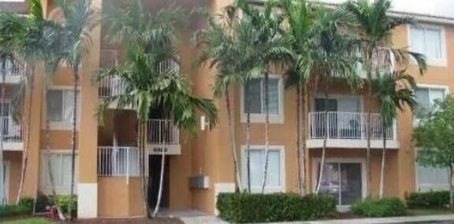 Condominio en Davie, Florida, 2 dormitorios  № 2082755