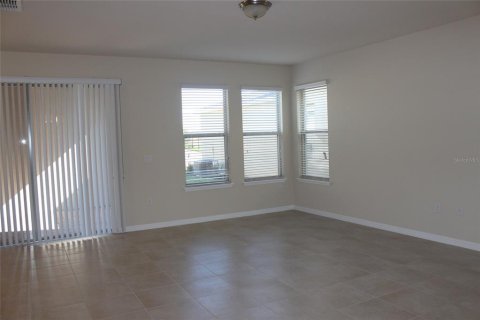 Villa ou maison à louer à Winter Garden, Floride: 3 chambres, 201.6 m2 № 2437208 - photo 2