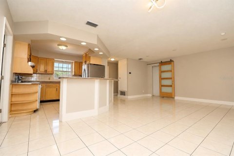 Villa ou maison à vendre à Orlando, Floride: 4 chambres, 178.93 m2 № 2403291 - photo 4