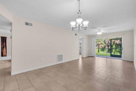 Copropriété à louer à Sarasota, Floride: 2 chambres, 87.42 m2 № 2384216 - photo 3