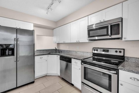 Copropriété à louer à Sarasota, Floride: 2 chambres, 87.42 m2 № 2384216 - photo 5