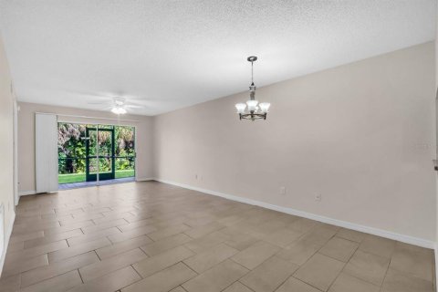 Copropriété à louer à Sarasota, Floride: 2 chambres, 87.42 m2 № 2384216 - photo 2