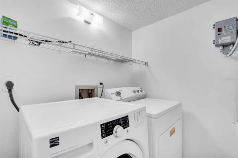Copropriété à louer à Sarasota, Floride: 2 chambres, 87.42 m2 № 2384216 - photo 11