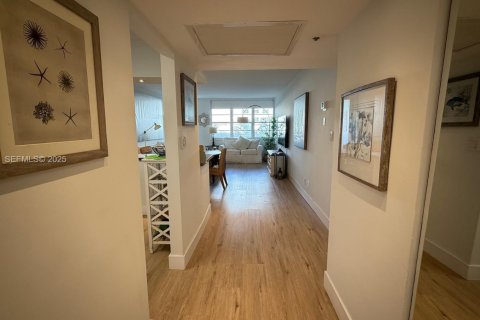 Снять в аренду кондоминиум в Майами-Бич, Флорида 1 спальня, 77.57м2, № 1983560 - фото 13