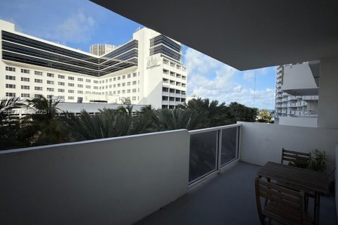 Снять в аренду кондоминиум в Майами-Бич, Флорида 1 спальня, 77.57м2, № 1983560 - фото 4