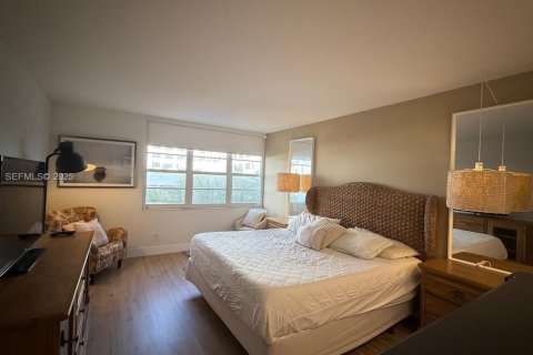 Снять в аренду кондоминиум в Майами-Бич, Флорида 1 спальня, 77.57м2, № 1983560 - фото 7