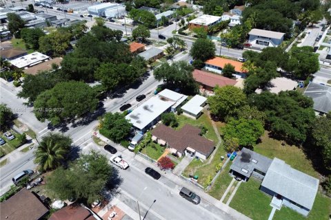 Appartement à louer à Miami, Floride: 2 chambres, 83.61 m2 № 2171264 - photo 2