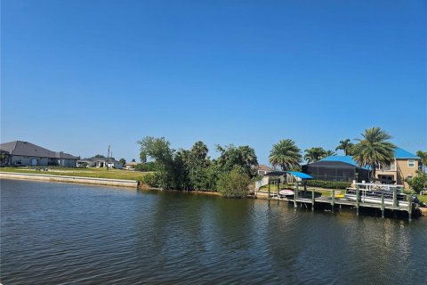 Terreno en venta en Cape Coral, Florida № 1642943 - foto 4