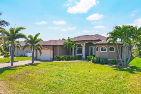 House in Rotonda, Florida 3 bedrooms, 187.29 sq.m. № 1783011 - photo 3