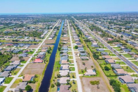 House in Rotonda, Florida 3 bedrooms, 187.29 sq.m. № 1783011 - photo 2