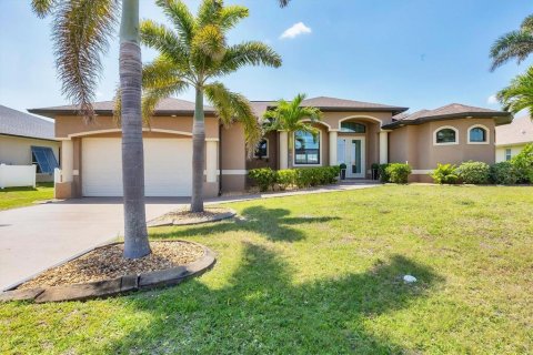 House in Rotonda, Florida 3 bedrooms, 187.29 sq.m. № 1783011 - photo 4