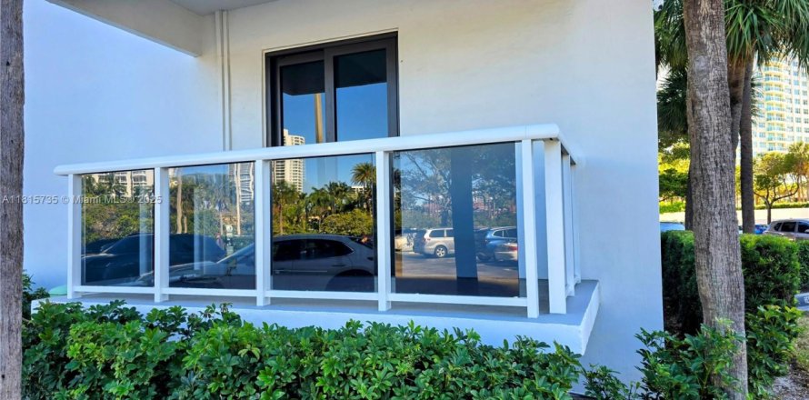 Condo in Aventura, Florida, 2 bedrooms  № 1768466