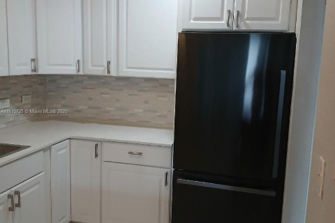 Condo in Aventura, Florida, 2 bedrooms  № 1768466 - photo 24