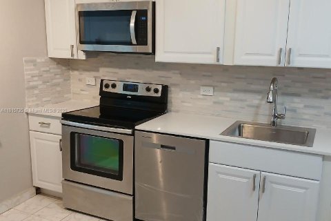 Condo in Aventura, Florida, 2 bedrooms  № 1768466 - photo 23