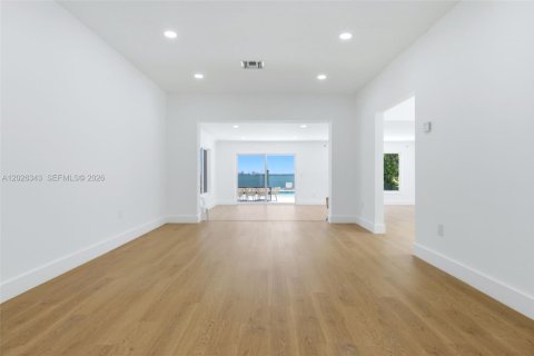 Casa en alquiler en North Bay Village, Florida, 4 dormitorios, 247.96 m2 № 2085633 - foto 14