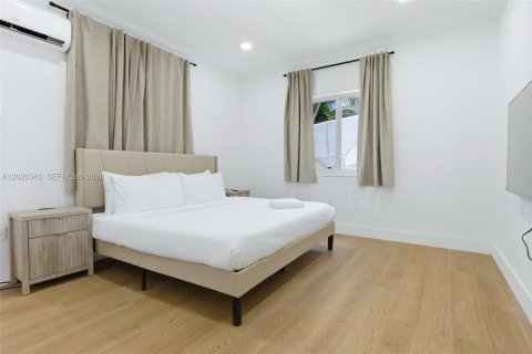 Casa en alquiler en North Bay Village, Florida, 4 dormitorios, 247.96 m2 № 2085633 - foto 27