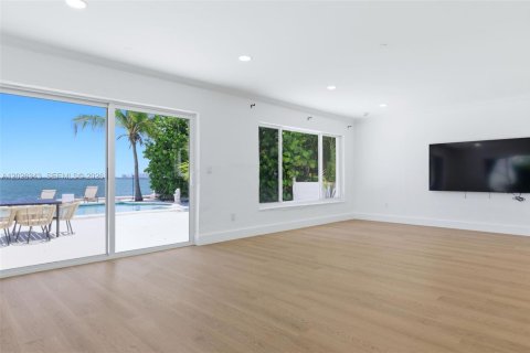 Casa en alquiler en North Bay Village, Florida, 4 dormitorios, 247.96 m2 № 2085633 - foto 17
