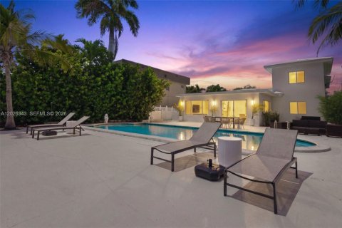Casa en alquiler en North Bay Village, Florida, 4 dormitorios, 247.96 m2 № 2085633 - foto 5