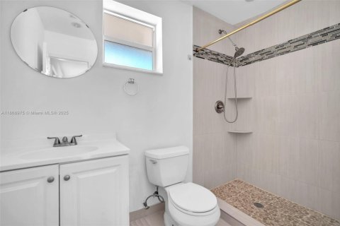 Villa ou maison à louer à Hollywood, Floride: 2 chambres, 115.38 m2 № 1921119 - photo 27