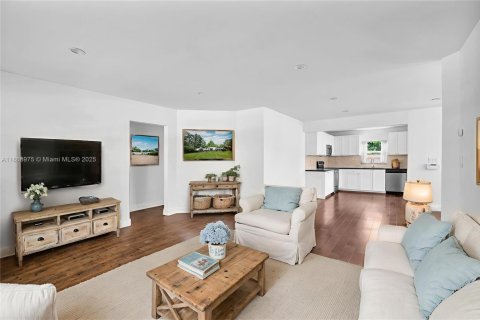 Villa ou maison à louer à Hollywood, Floride: 2 chambres, 115.38 m2 № 1921119 - photo 8