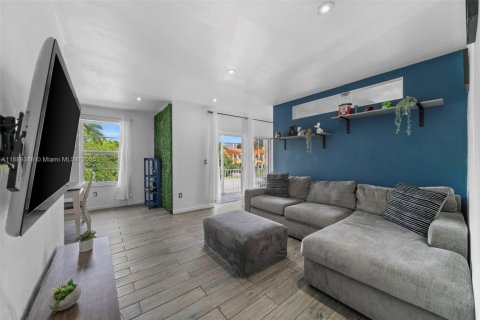 Condo in Miami Beach, Florida, 3 bedrooms  № 1944815 - photo 3
