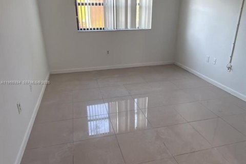 Condo in Miami, Florida, 2 bedrooms № 2010173 - photo 6