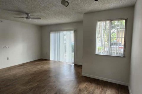Condominio en alquiler en West Palm Beach, Florida, 1 dormitorio, 69.31 m2 № 1954360 - foto 3